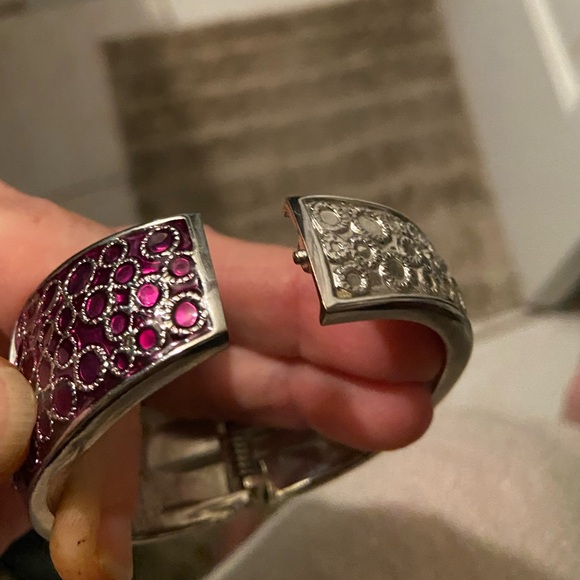 Ladies fashion Crystal Cuff Bracelet - Picture 5 of 6